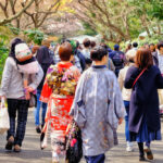 So vermeiden Sie mit einer eSIM Menschenmassen an Japans Touristenattraktionen